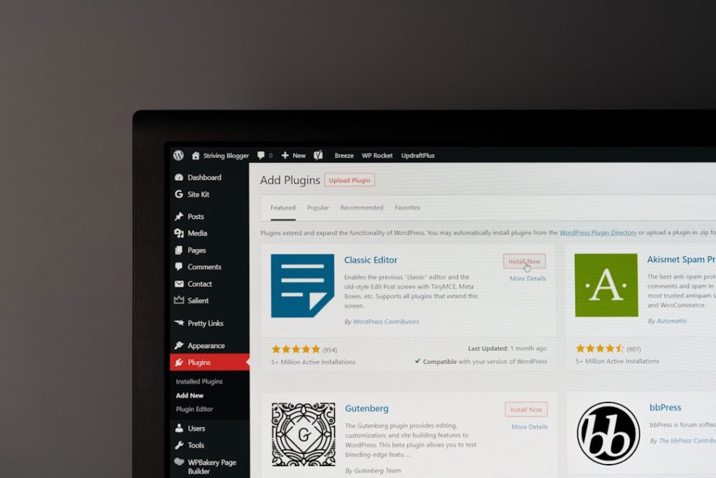 WordPress admin interface showing the left sidebar navigation menu with plugins section highlighted